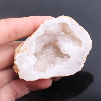 1PC Natūralus Baltasis Agatas Kristalų Geode Skylę Mineralinių Pavyzdys Yra Švarus Kristalų Grupių Gražus Akmenys ir Kristalai, Agatas